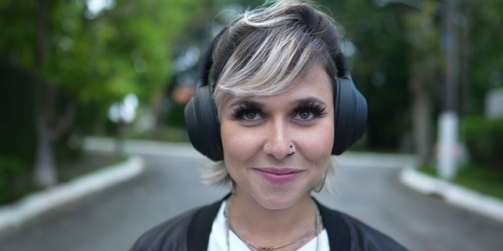 best over ear headphone 1024x512.jpg