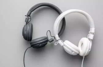 wired headphones 1024x512.webp.webp