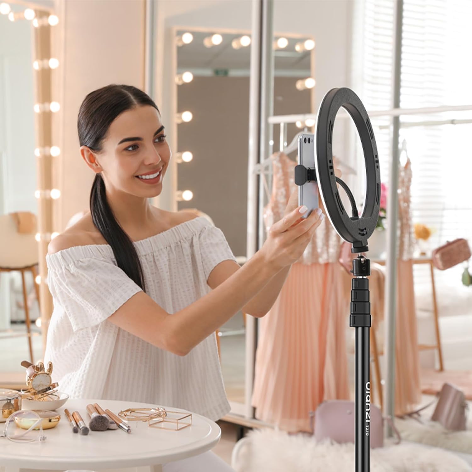 ulanzi tt43 extendable photography light stand, adjustable 6.23ft aluminum tripod, reversible portable studio lighting tripod for continute output lighting/strobe light/webcams/cameras/softbox