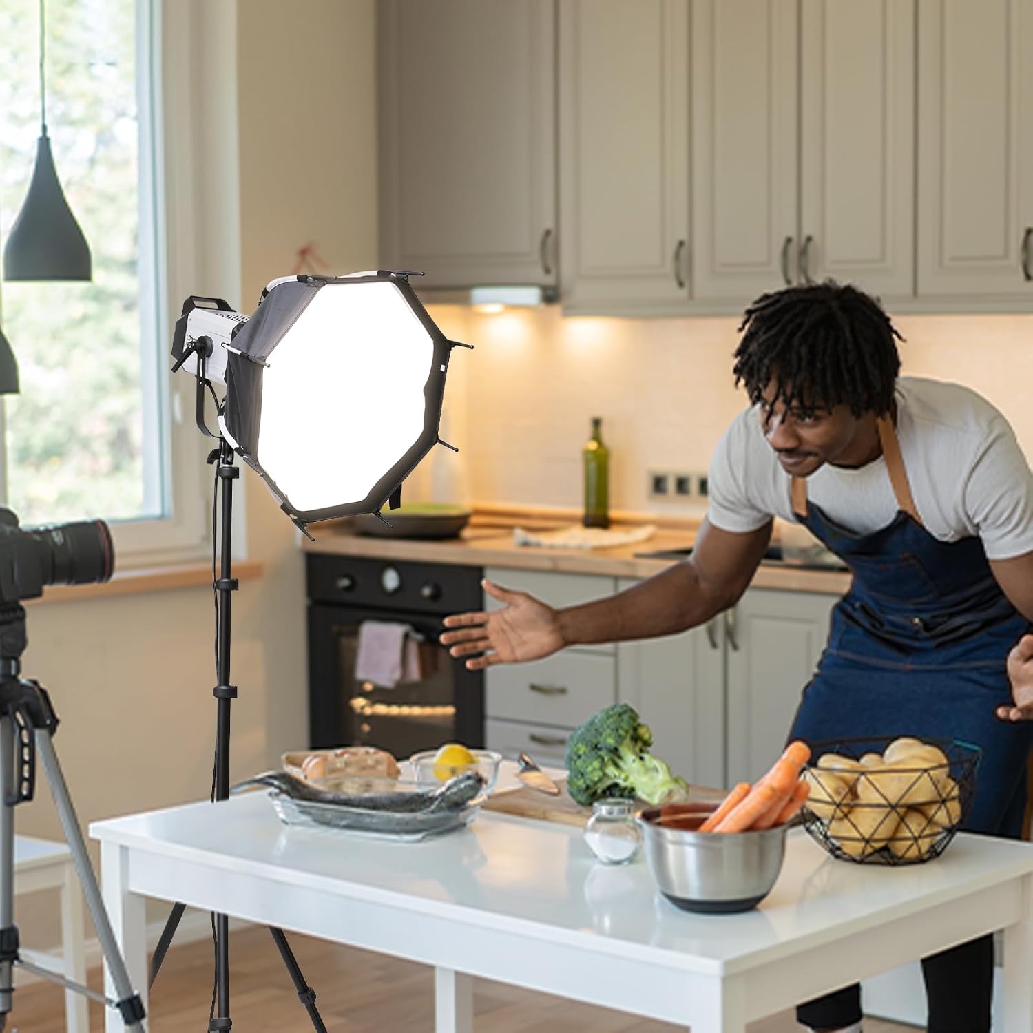 ulanzi tt43 extendable photography light stand, adjustable 6.23ft aluminum tripod, reversible portable studio lighting tripod for continute output lighting/strobe light/webcams/cameras/softbox