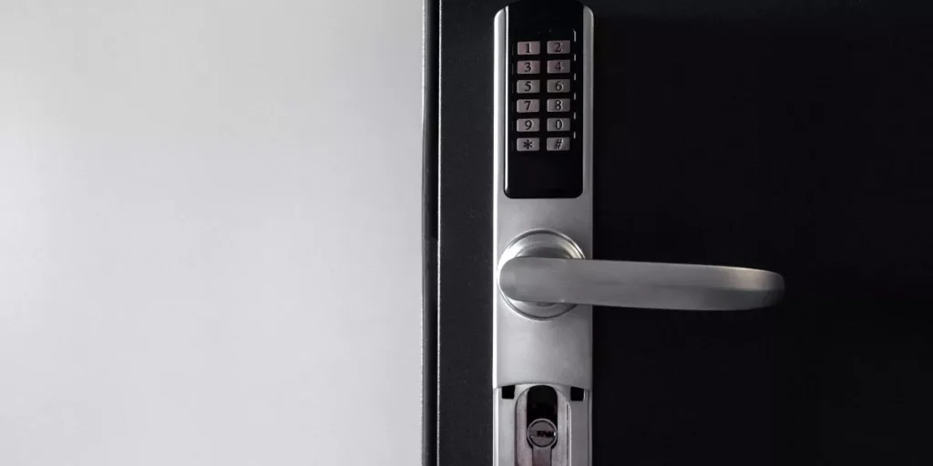 diy smart home security system 1024x512.webp.webp