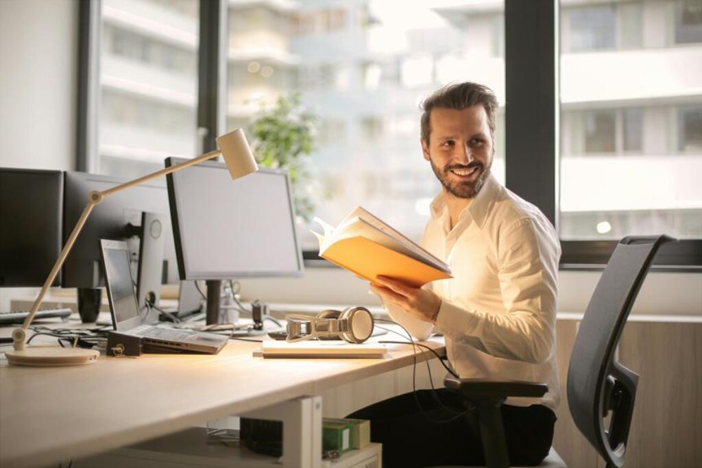 essential gadgets for professionals 1024x683.jpeg