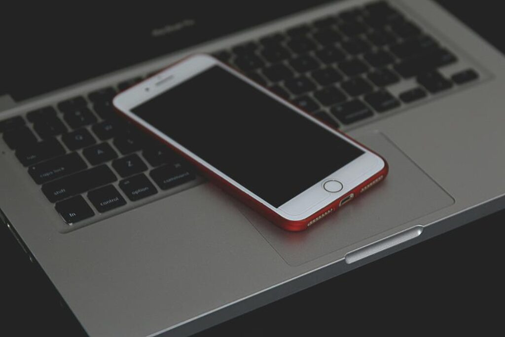 smart office devices forecast 1024x683.jpeg