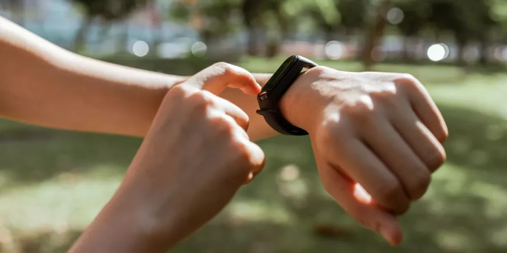 wearable body temperature monitors 1024x512.webp.webp