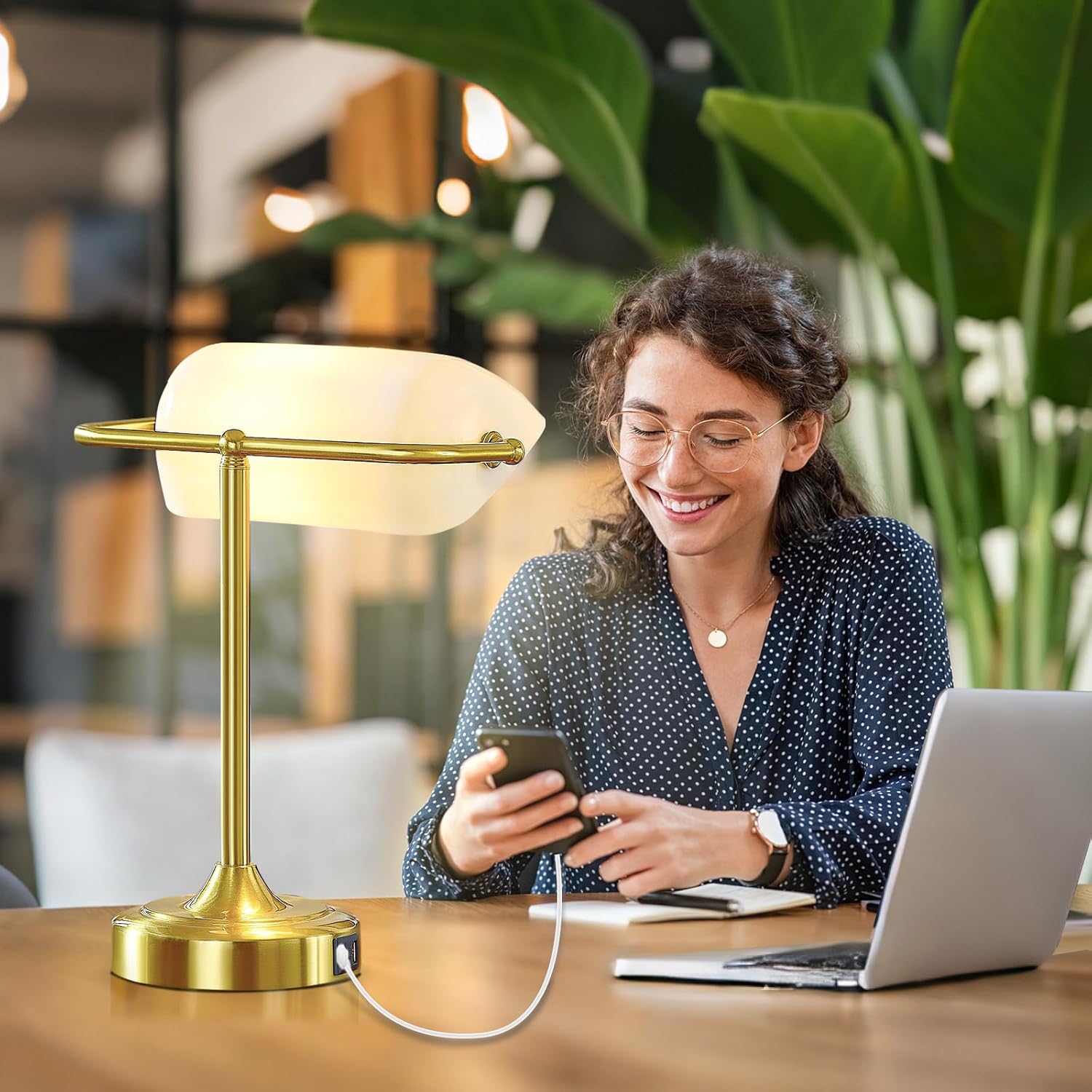 vintage desk lamp bankers lamp retro table lamp with usb & type c charging ports traditional pull chain switch library lamp for home office nightstand bedroom side table lamp(t45 bulb included)